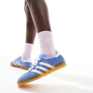 NEW blue Adidas Gazelle indoor shoe blue fusion with gum sole sz 8.5